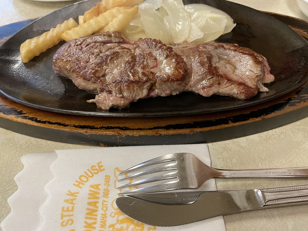 沖縄でステーキを食べるなら「ジャッキーステーキハウス」！おすすめメニュー＆サイズをご紹介 ゆるらいふ