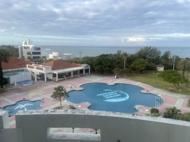 ロイヤルホテル沖縄残波岬のプール